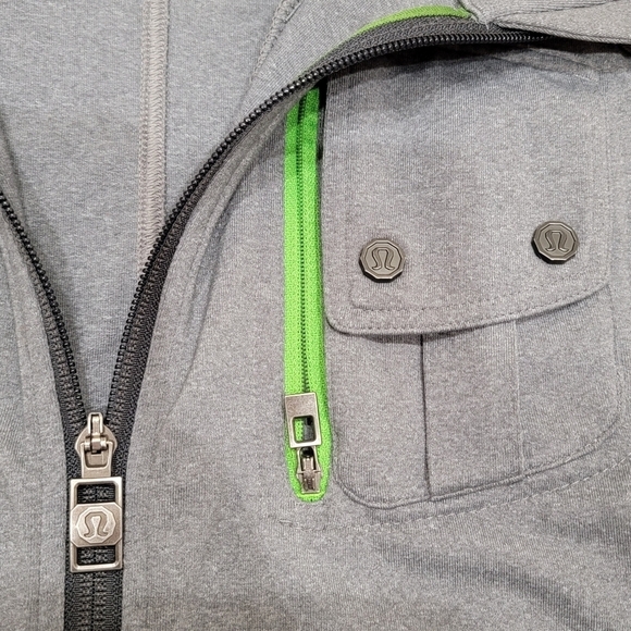 Lululemon men's grey athletic stretch jacket. - Picture 16 of 17